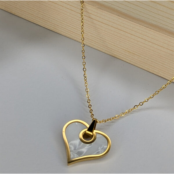 Golden Heart Muse White Necklace
