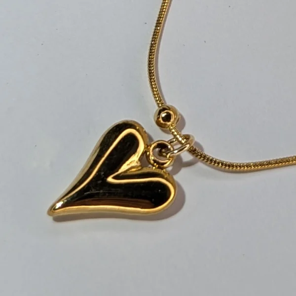 Golden Heartbeat Pendent with Earrings - Image 2