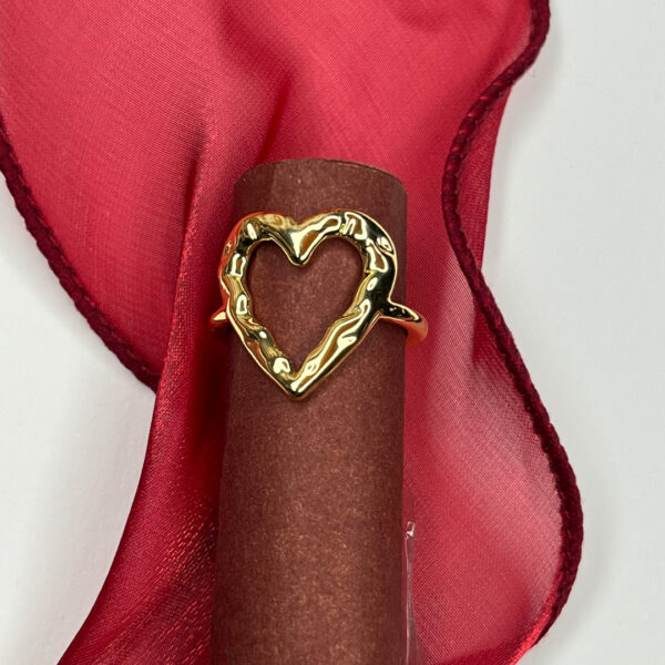 Twisted Heart Gold Ring - Image 4