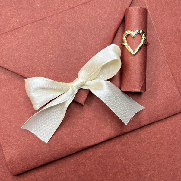 Twisted Heart Gold Ring - Image 3