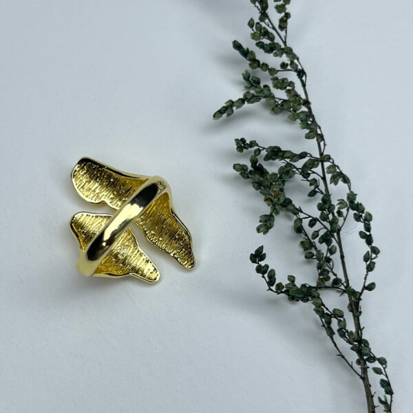Textura Gold Ring - Image 3