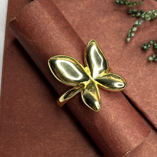 Golden bloom butterfly ring - Image 4