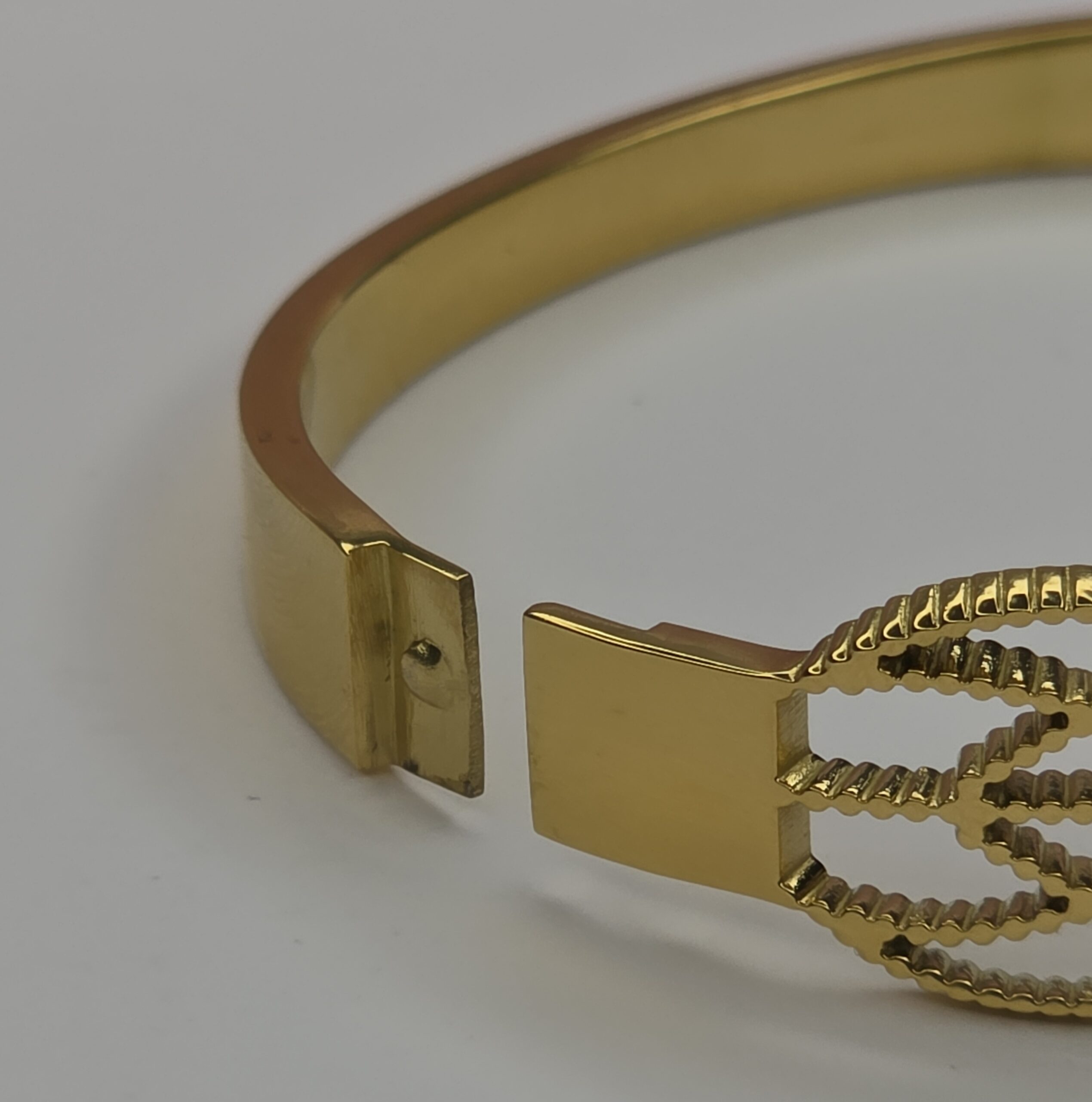 Twilight Loop Diamond Bracelet - Image 3