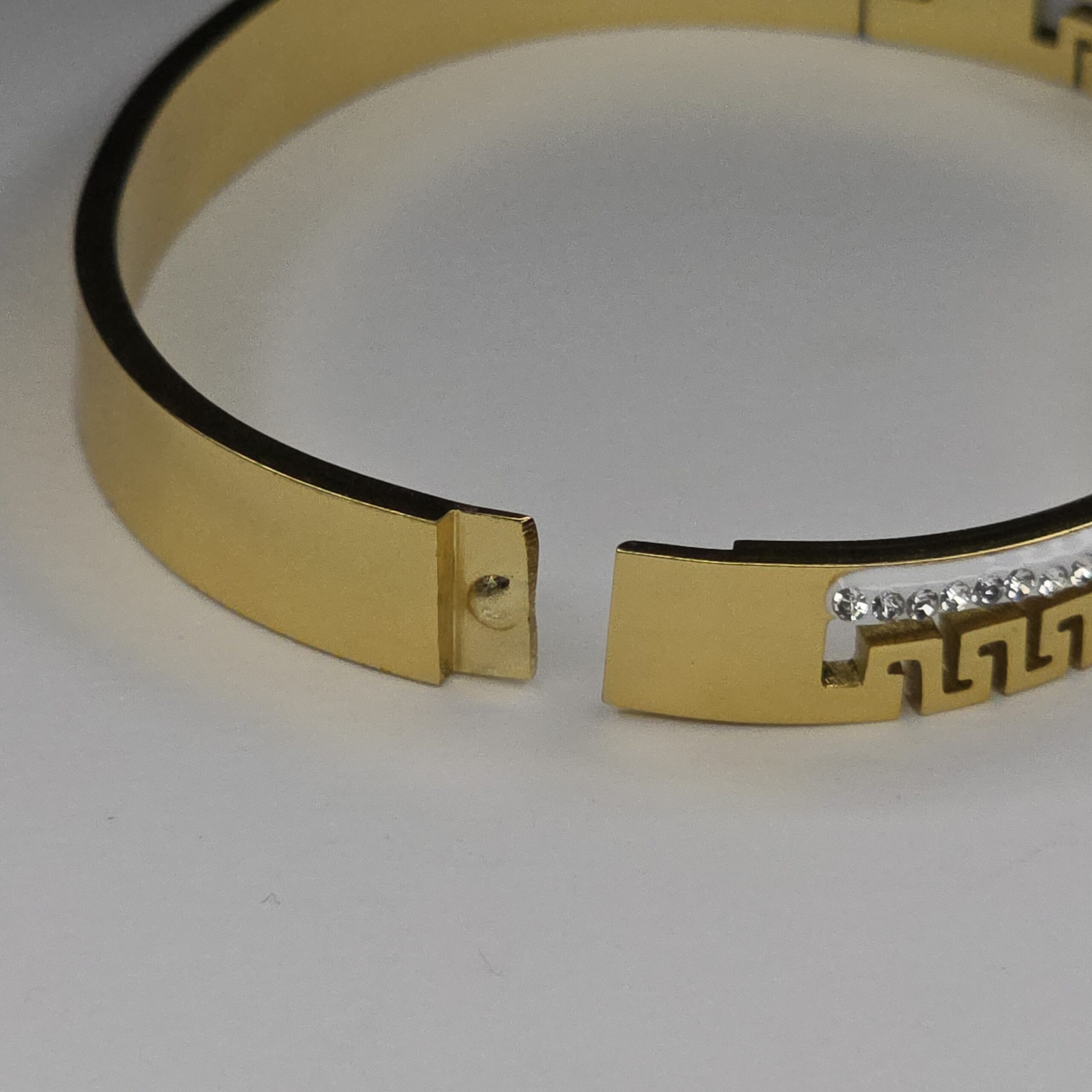 Multi Q Clasp Bangle - Image 3