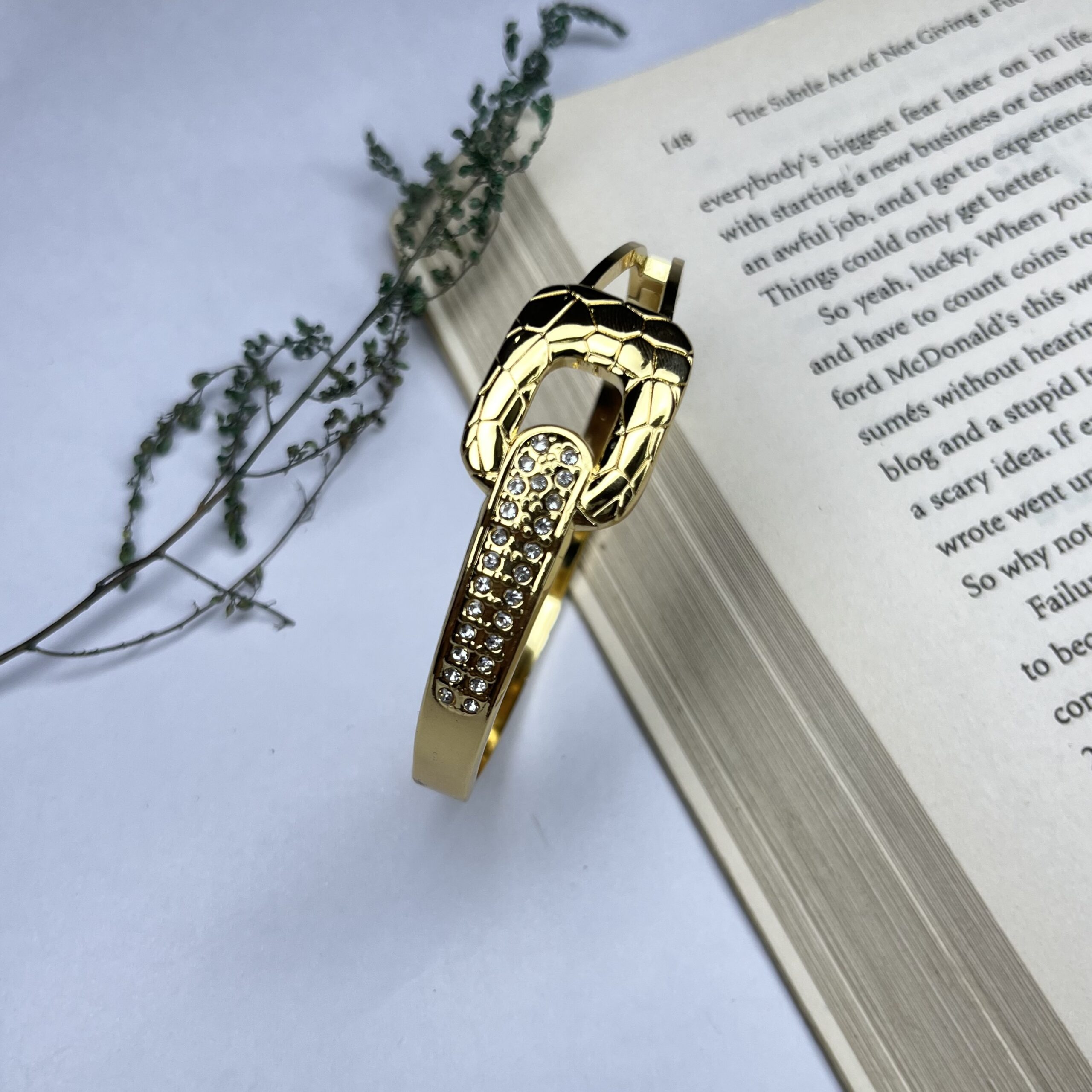 Serpentine Elegance Bracelet black beauty snake style bracelet