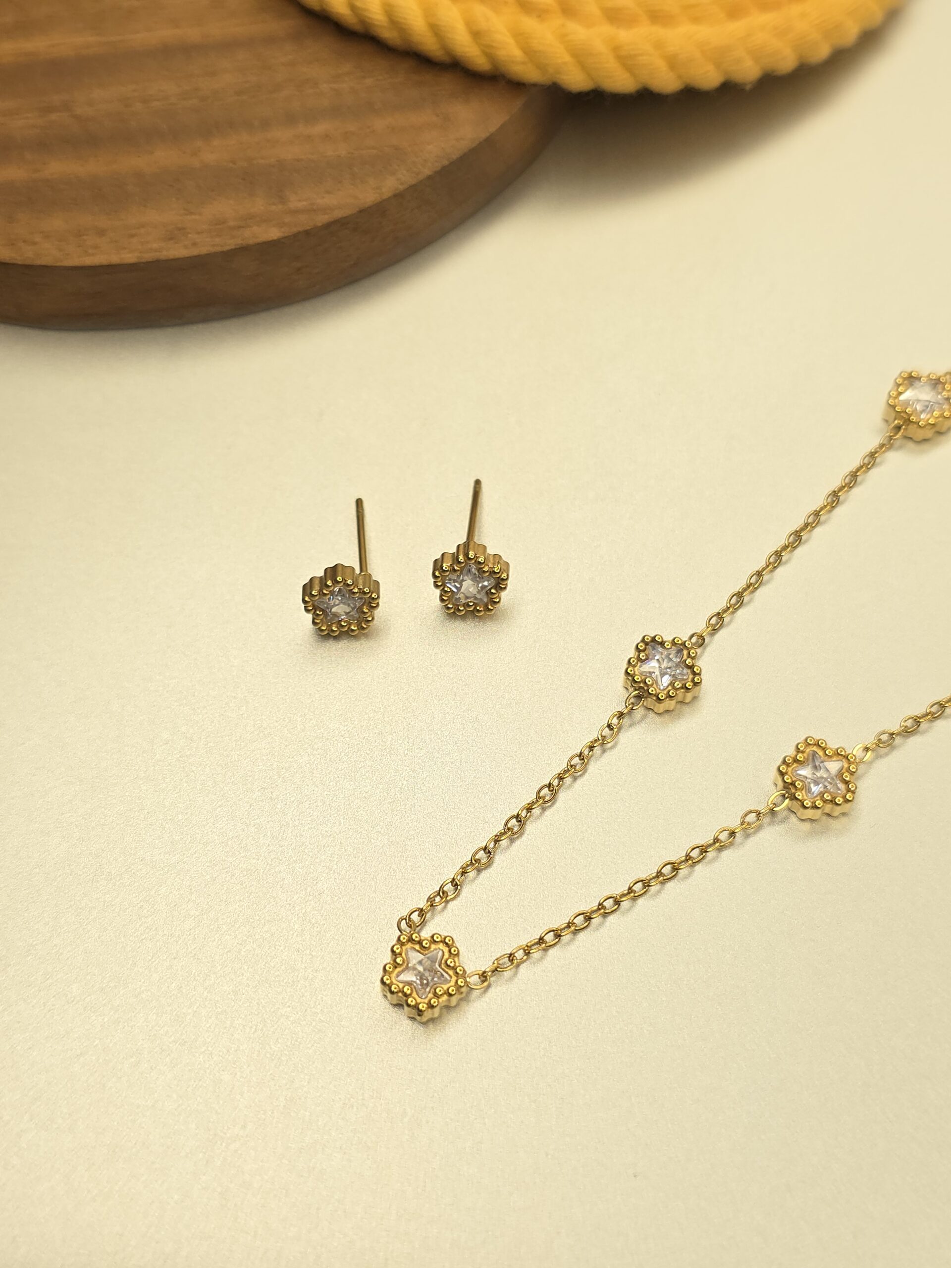 Golden Floral Sparkle Set - Image 2